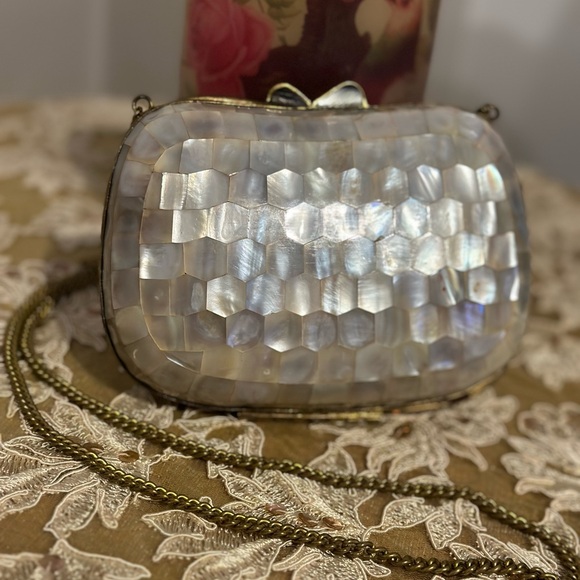 Vintage Mother of Pearl and German brass clutch evening bag Rare - Picture 5 of 6